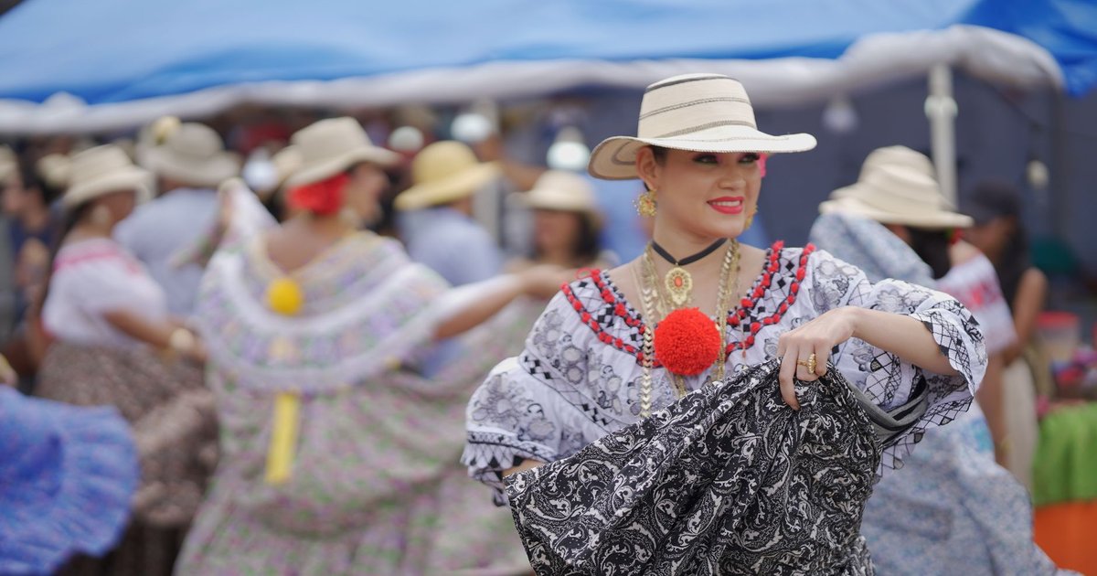 Latino Baby Names Going Mainstream: Mateo Is #5, Santiago Is #35, Luna Is #10