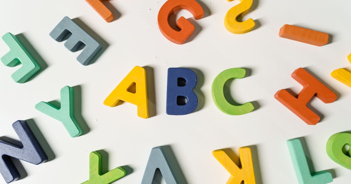 Three-Letter Baby Names: Why Mia, Ava, Leo, and Zoe Are Winning